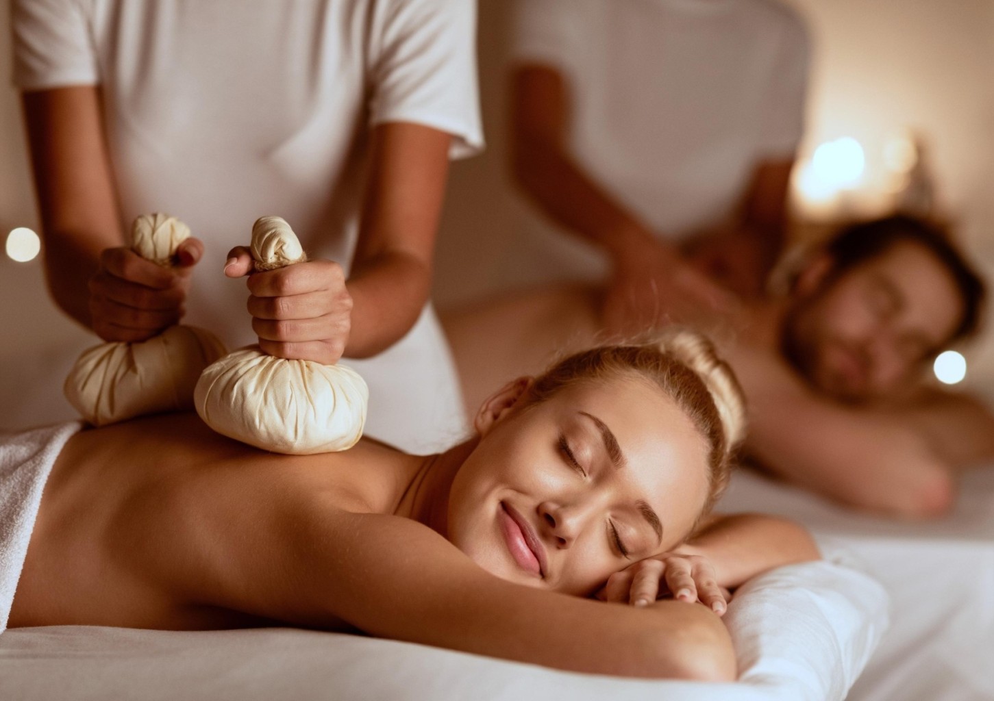 Polinezyjski Masaż Stemplami Ziołowymi dla Dwojga | Legnica