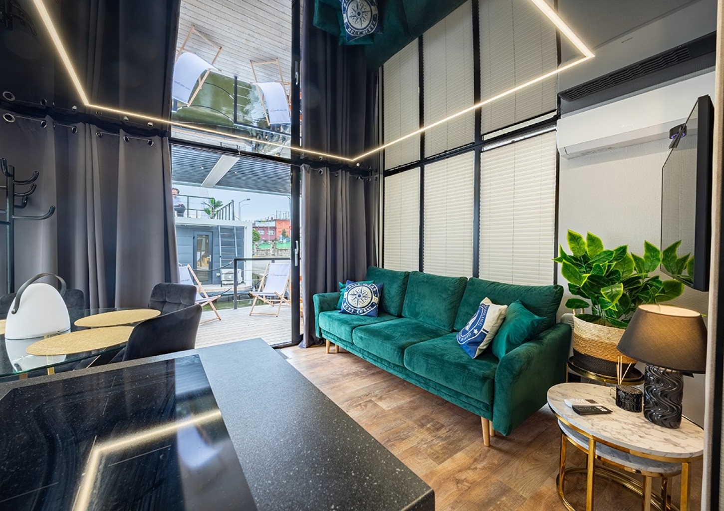 Odprężający Pobyt w Domku na Wodzie (3 Noce, 1-4 Osoby) | Energy Apartments | Szczecin