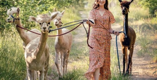 Spacer z Alpakami dla Przyjaciół (8 Osób) | Trzcinna-Prezent dla Znajomych_P