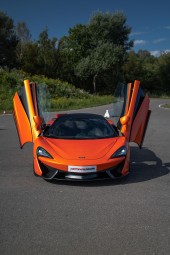Pojedynek McLaren 570s Coupé vs. Ferrari California T | 2 okrążenia | Kraków-Prezent na Urodziny_P