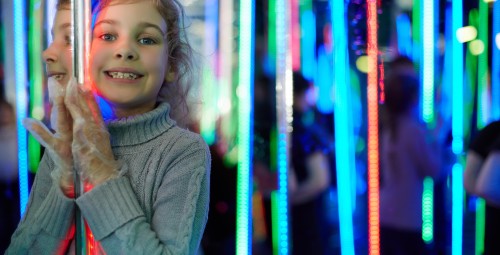 Przygoda w Szklanym Labiryncie dla Rodziny | Kraków-Prezent dla Dziecka_S