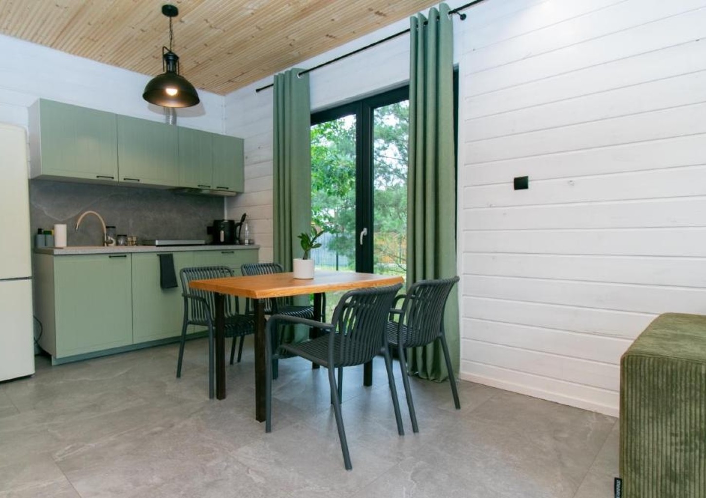 Odprężający Pobyt w Domku (2 Noce, 2 Osoby) | Stodoła Potołówek