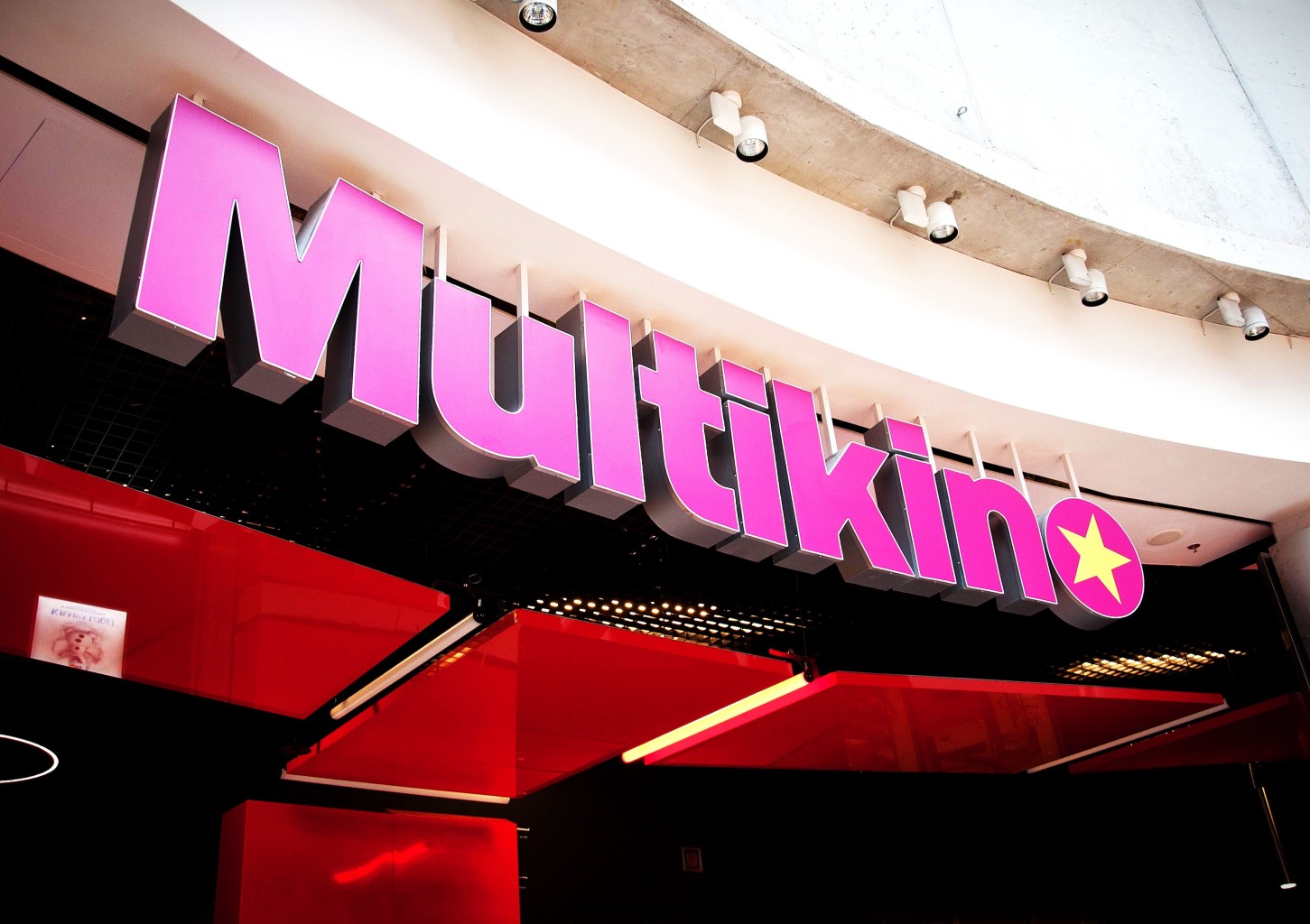 Seans w Kinie dla Przyjaciół (3 osoby) | Wiele Lokalizacji