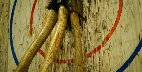 Rzucanie Siekierami do Celu (3-4 Osoby) | Katowice-Prezent dla Znajomych_S