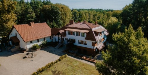 Pobyt w Leśniczówce (2 Noce, 2 Osoby) | Kwatera Czarne | Czarne-Prezent dla Pary_P