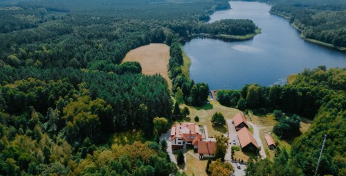 Pobyt w Leśniczówce (2 Noce, 2 Osoby) | Kwatera Czarne | Czarne-Prezent na Rocznicę_P
