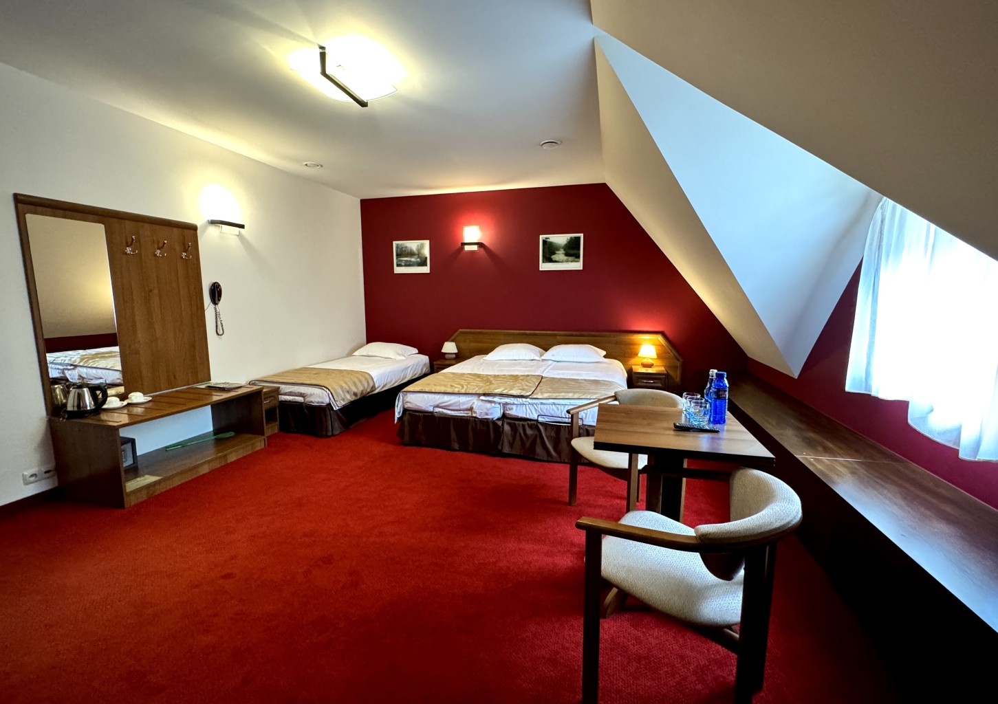 Urokliwy Pobyt w Beskidach (1 Noc, 2 Osoby) | Oberża Czarny Groń | Rzyki