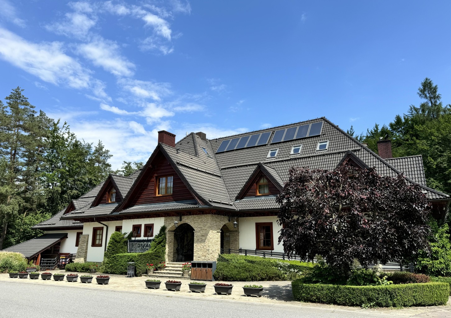 Urokliwy Pobyt w Beskidach (3 Noce, 2 Osoby) | Oberża Czarny Groń | Rzyki