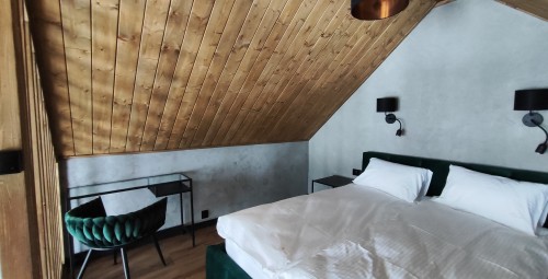 Odprężający Pobyt w Domku z Jacuzzi (2 Noce, 2 Osoby) | Pustelnik | Prezent dla Dwojga_P