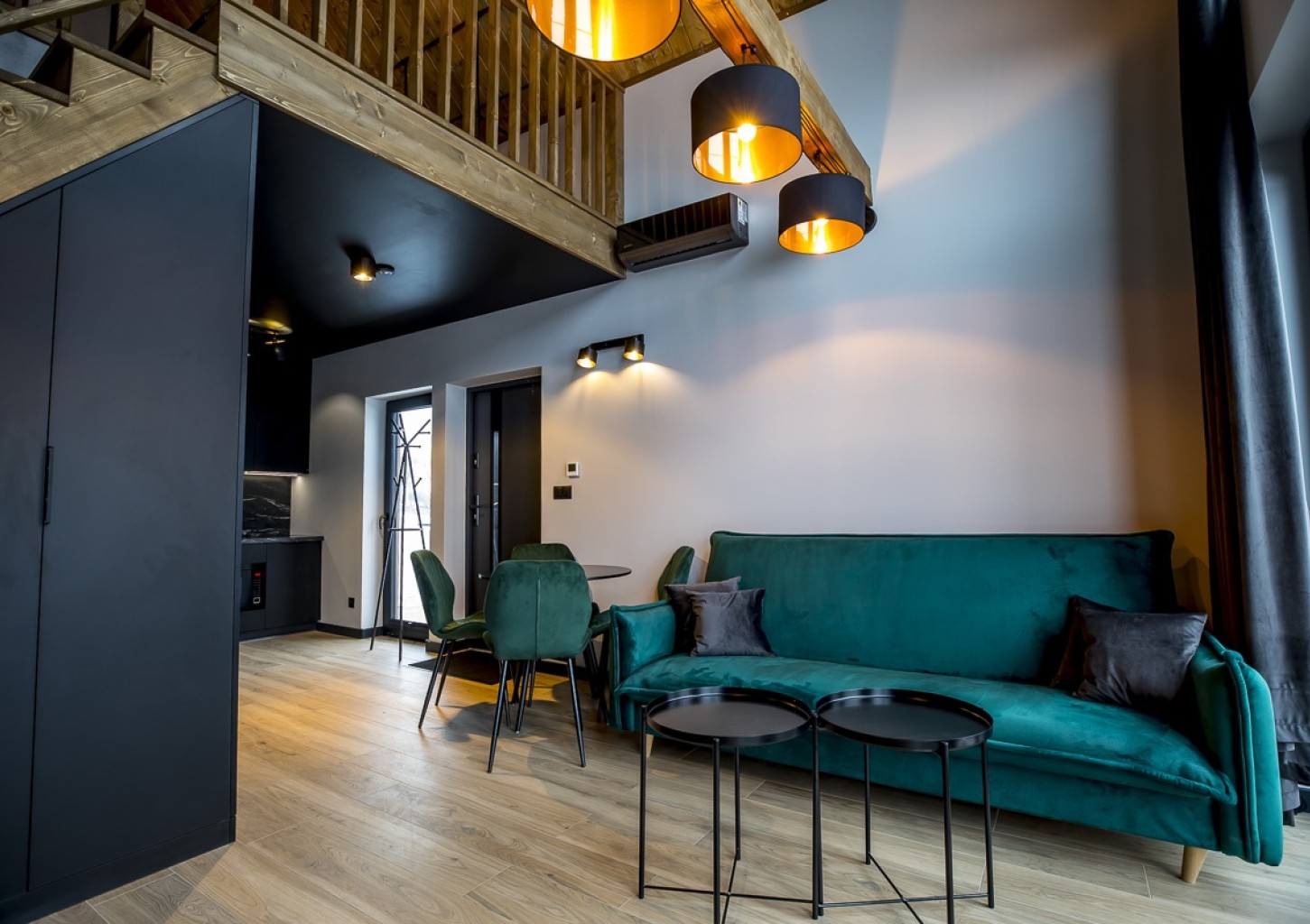 Odprężający Pobyt w Domku z Jacuzzi (2 Noce, 2 Osoby) | Loft Point | Pustelnik