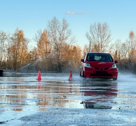 Szkolenie na Płycie Poślizgowej (150 minut) | Legionowo (okolice)