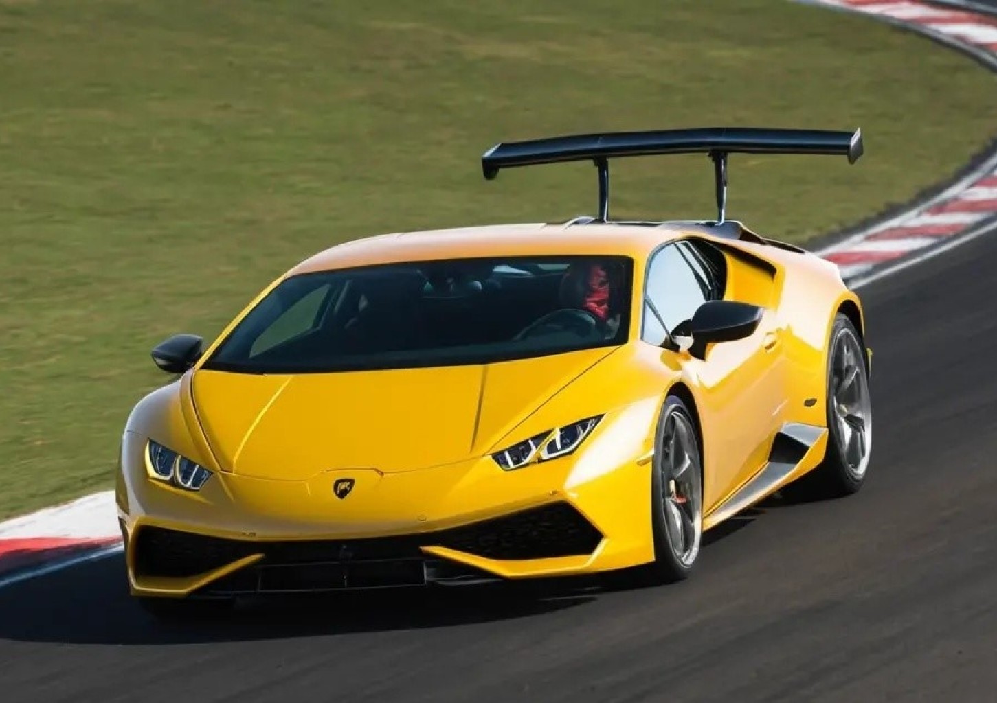 Jazda Lamborghini Huracan | 2 okrążenia | Wiele Lokalizacji