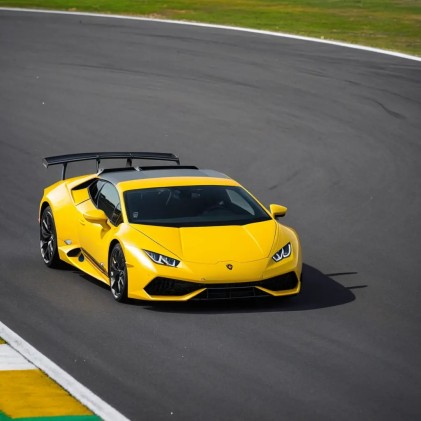 Jazda Lamborghini Huracan | 3 okrążenia | Wiele lokalizacji