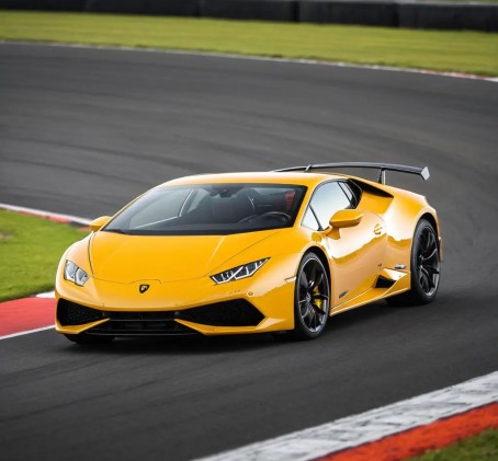 Jazda Lamborghini Huracan | 4 okrążenia | Wiele Lokalizacji