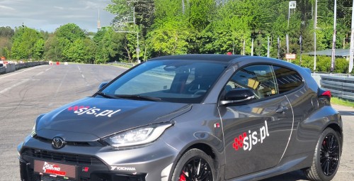 Jazda Toyotą GR Yaris | 1 okrążenie | Wiele Lokalizacji | Prezent dla Brata_P