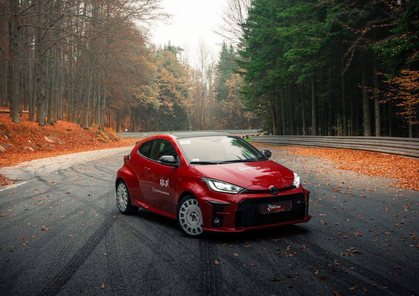 Jazda Toyotą GR Yaris | 5 okrążeń | Wiele Lokalizacji