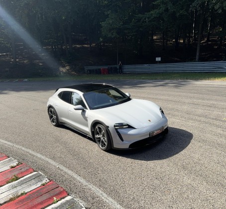 Jazda Porsche Taycan Cross Turismo 4S Performance Plus | 5 okrążeń | Kielce