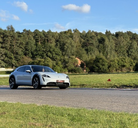 Jazda Porsche Taycan Cross Turismo 4S Performance Plus dla Dwojga | 1 okrążenie | Kielce