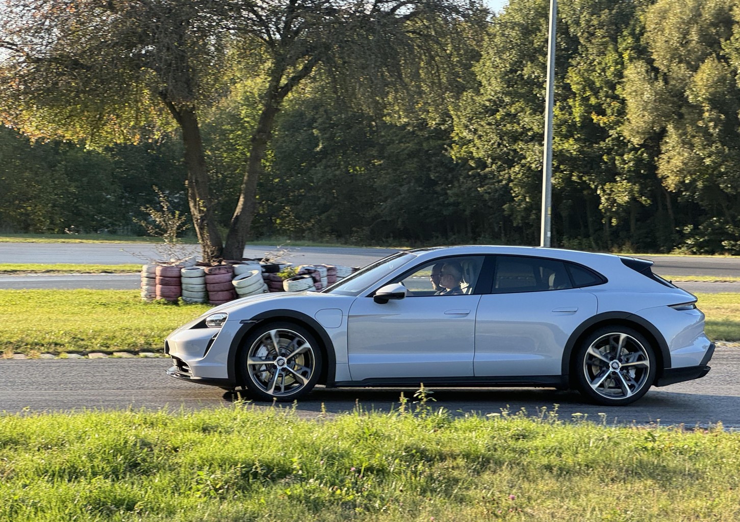 Jazda Porsche Taycan Cross Turismo 4S Performance Plus | 2 okrążenia | Kielce