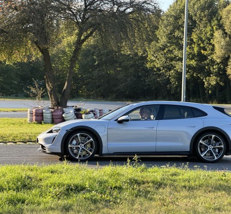 Jazda Porsche Taycan Cross Turismo 4S Performance Plus | 2 okrążenia | Kielce