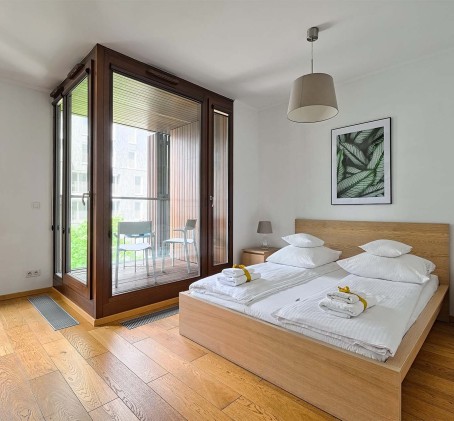 Urokliwy Pobyt w Apartamencie (2 Noce, 2 Osoby) | Go Apartments | Warszawa