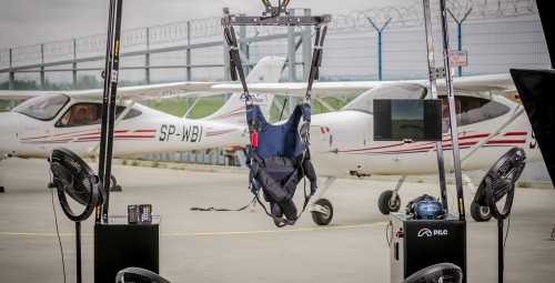 Symulator Skoku Spadochronowego dla Dwojga | Warszawa | Chrcynno-Prezent dla Przyjaciół_P