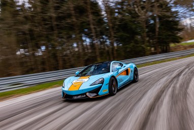 Poprowadź McLaren 570GT | 10 okrążeń | Wiele Lokalizacji | Prezent dla Taty_P