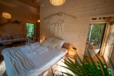 Pobyt w Domku na Drzewie w Tygodniu (2 Noce, 2 Osoby) | Tree Houses | Olszanka-Prezent na Rocznicę_P