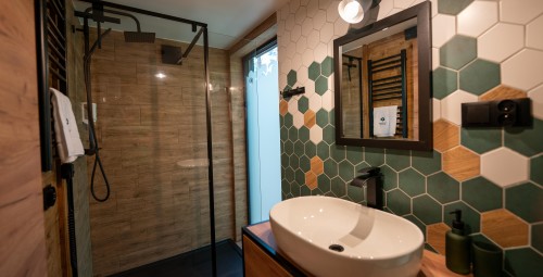 Weekendowy Pobyt w Domku na Drzewie (2 Noce, 2 Osoby) | Tree Houses | Olszanka-Prezent dla Znajomych_P