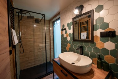 Romantyczny Pobyt w Domku na Drzewie w Tygodniu (2 Noce, 2 Osoby)  | Tree Houses | Olszanka-Prezent na Urodziny_P