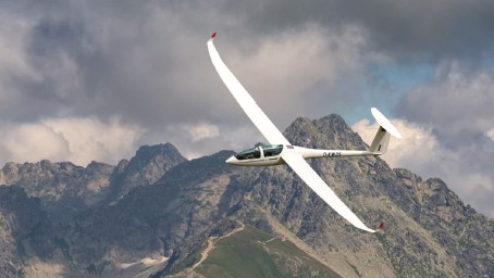 Lot Szybowcem wzdłuż Tatr – Morskie Oko i Dolina Pięciu Stawów | Mlynica 