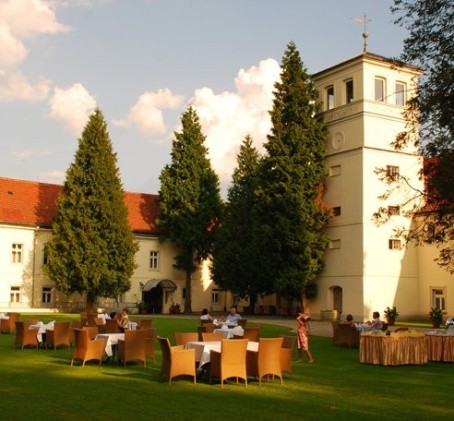 Romantyczny Pobyt w Zamku (2 Noce, 2 Osoby) | Hotel Zamek na Skale |Trzebieszowice