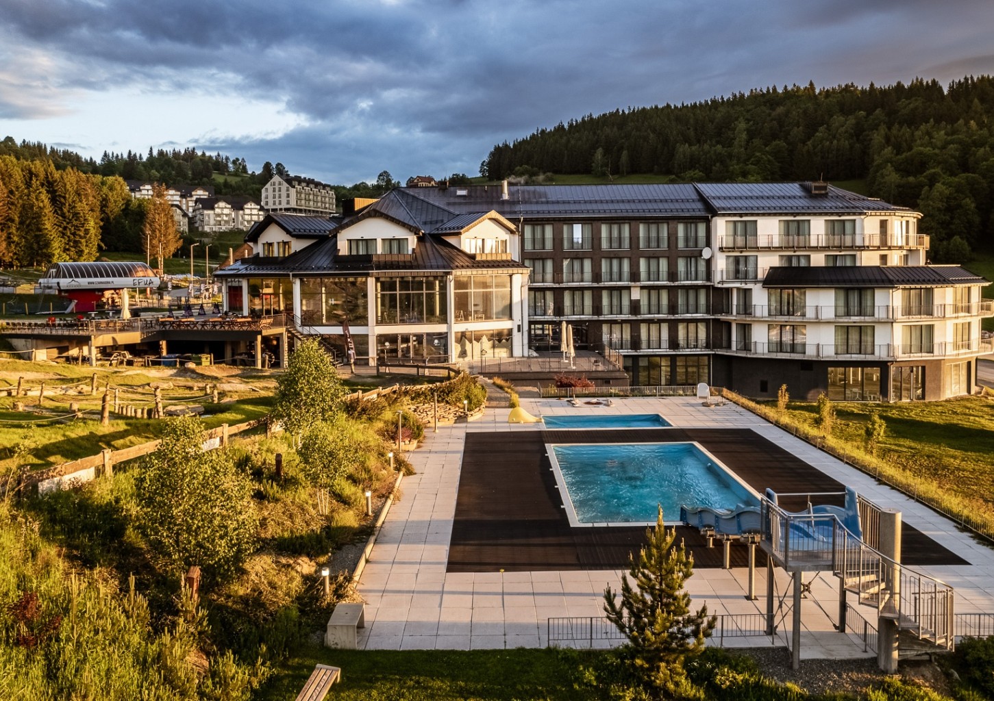 Wymarzony Pobyt w Górach | Sun & Snow Czarna Góra Resort | Wiele Lokalizacji