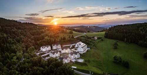 Odprężający Pobyt w Górach | Wiele Lokalizacji | Sun & Snow Czarna Góra Resort-Prezent dla Przyjaciół_P