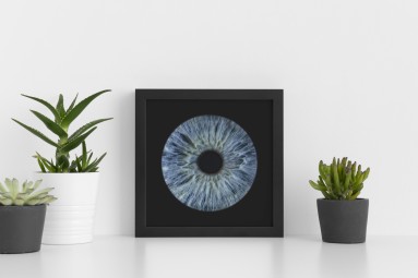 Artystyczne Zdjęcie Tęczówki Oka – Format 30x30 cm | Łódź-Prezent dla Niego_S
