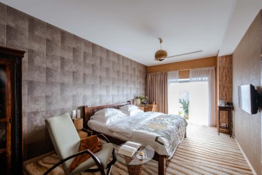 Urokliwy Pobyt w Apartamencie (1 Noc, 2 Osoby) | Wieliczka | Hotel Lenart | Prezent na Walentynki_P