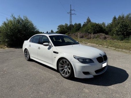Poprowadź BMW M5 | 5 okrążeń | Toruń