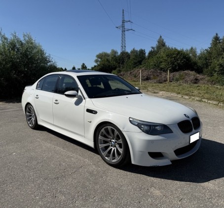 Poprowadź BMW M5 | 5 okrążeń | Toruń