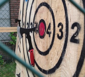 Rzucanie Siekierami do Celu (4-5 Osoby) | Poznań-Prezent na Urodziny_P