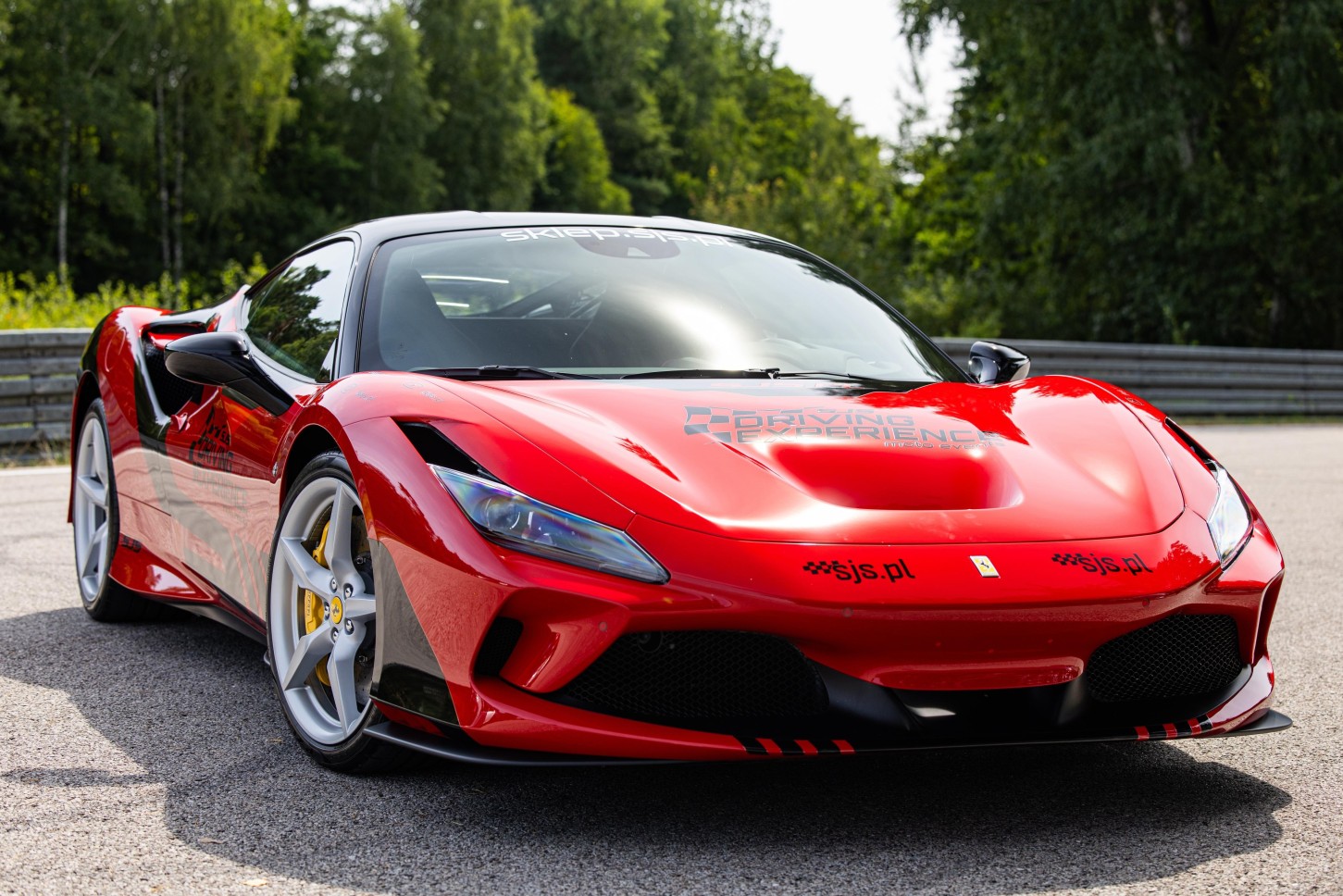 Przejażdżka Ferrari F8 dla Dziecka | 1 okrążenie | Wiele Lokalizacji 