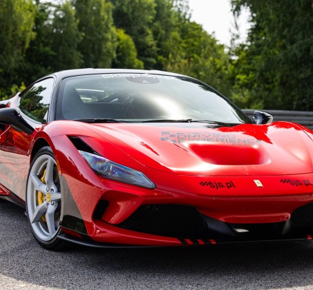 Przejażdżka Ferrari F8 dla Dziecka | 1 okrążenie | Wiele Lokalizacji