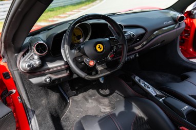 Poprowadź Ferrari F8 | 1 okrążenie | Wiele Lokalizacji -Prezent dla Męża_S