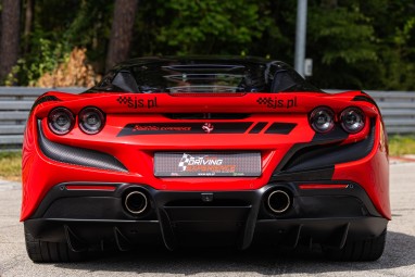 Poprowadź Ferrari F8 | 1 okrążenie | Wiele Lokalizacji -Prezent dla ZIęcia_S
