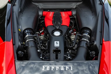 Poprowadź Ferrari F8 | 2 okrążenia | Wiele Lokalizacji-Prezent dla Ukochanego_S