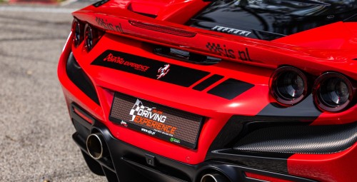 Poprowadź Ferrari F8 | 3 okrążenia | Wiele Lokalizacj-Prezent dla Taty_P