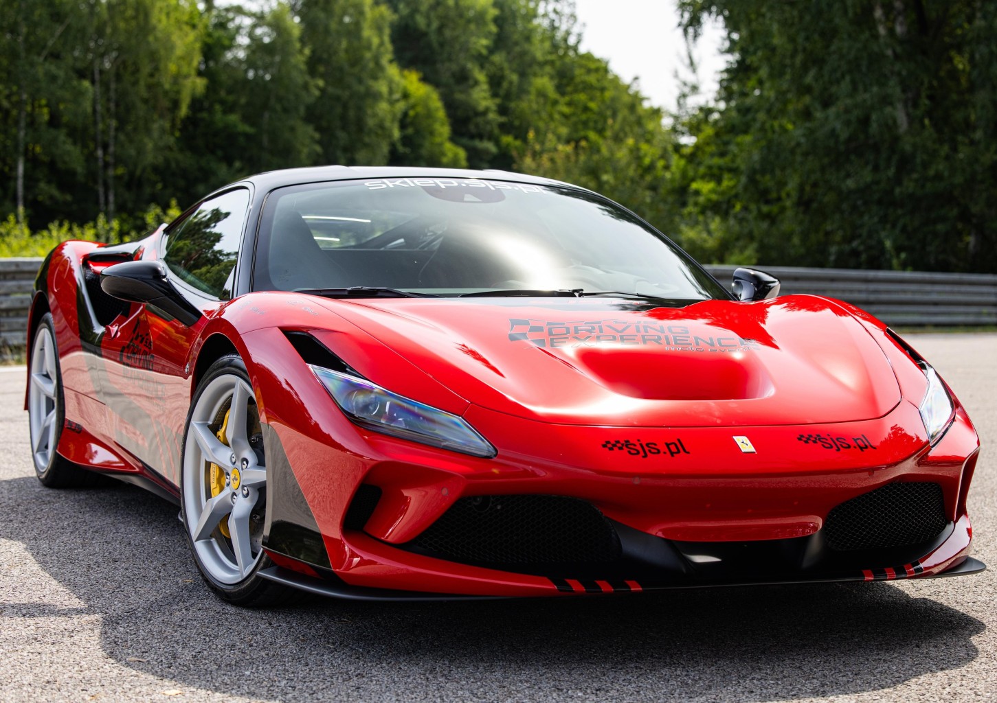 Poprowadź Ferrari F8 | 10 okrążeń | Wiele Lokalizacji