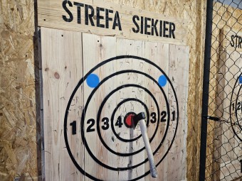 Rzucanie Siekierami do Celu (3-4 Osoby) | Leszno | Prezent na Święta_P