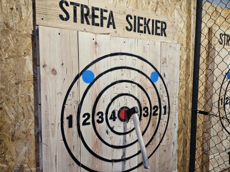 Rzucanie Siekierami do Celu (3-4 Osoby) | Leszno