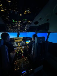 Lot w Symulatorze Boeinga 737 Max (60 minut) | Tarnowskie Góry-Prezent na Urodziny_P