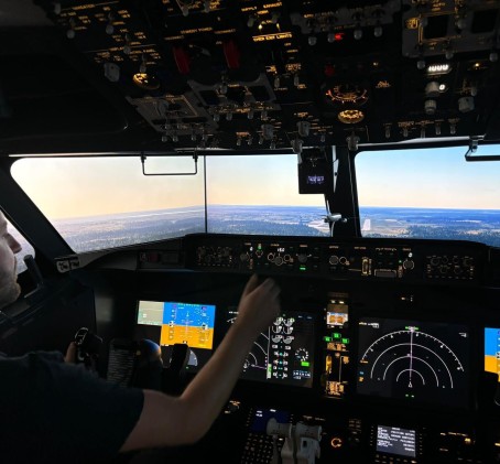 Lot w Symulatorze Boeinga 737 Max (60 minut) | Tarnowskie Góry